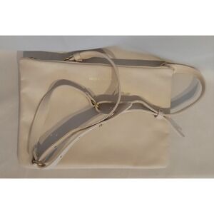 Holly and Tanager Womens Creme 100% Genuine Leather Companion Max Crossbody Bag